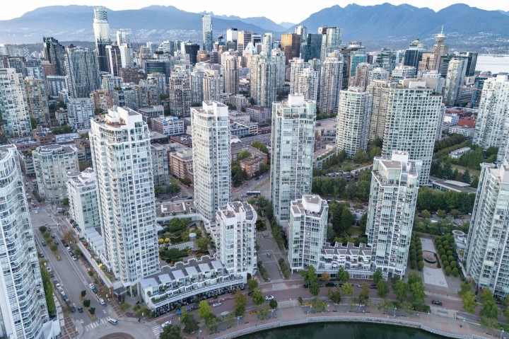 Photo 30 at 133 Aquarius Mews, Yaletown, Vancouver West