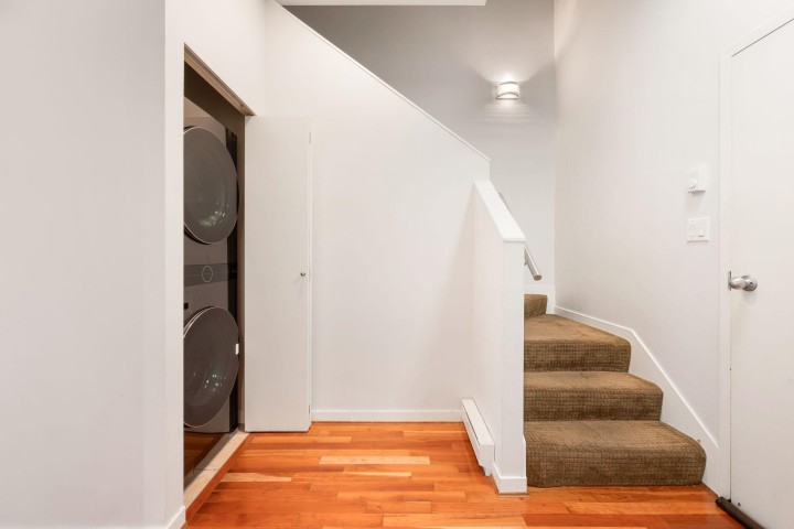 Photo 18 at 133 Aquarius Mews, Yaletown, Vancouver West