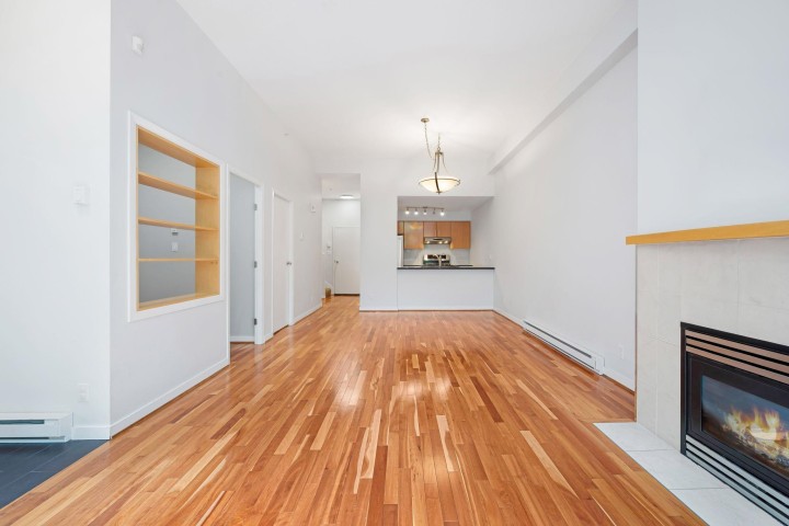 Photo 11 at 133 Aquarius Mews, Yaletown, Vancouver West