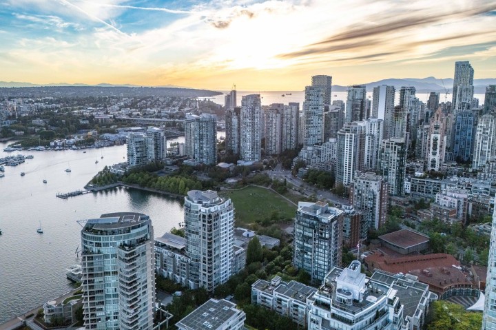 Photo 31 at 133 Aquarius Mews, Yaletown, Vancouver West