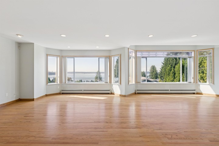 Photo 6 at 2545 Palmerston Avenue, Queens, West Vancouver