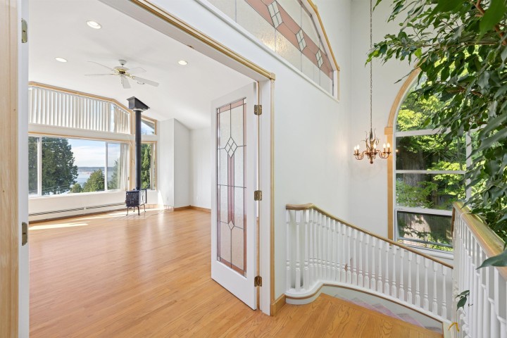 Photo 12 at 2545 Palmerston Avenue, Queens, West Vancouver