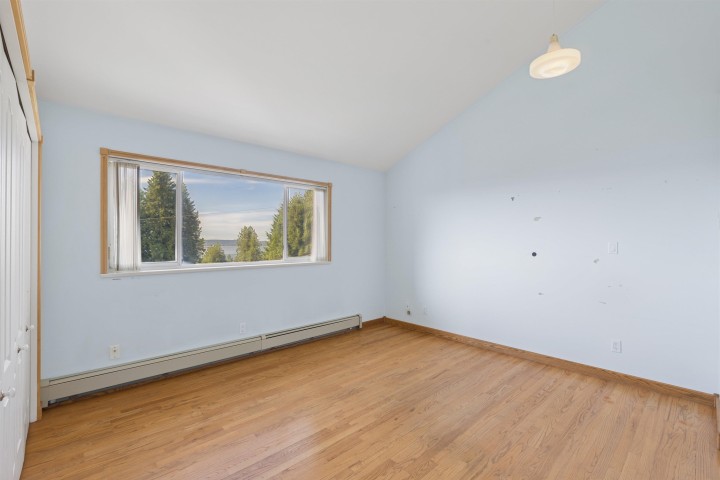 Photo 22 at 2545 Palmerston Avenue, Queens, West Vancouver
