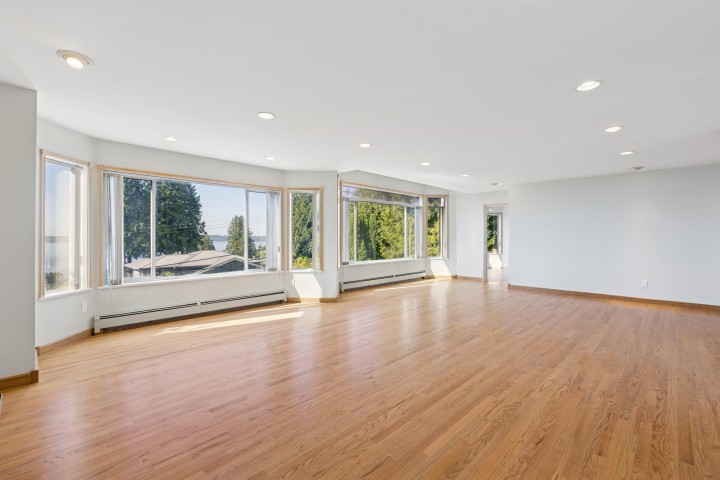 Photo 7 at 2545 Palmerston Avenue, Queens, West Vancouver
