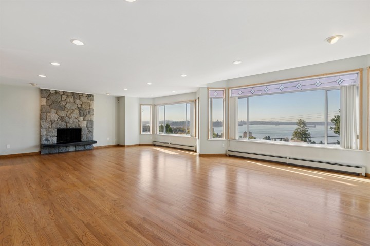 Photo 5 at 2545 Palmerston Avenue, Queens, West Vancouver