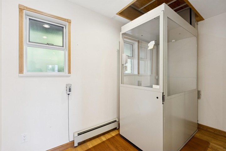 Photo 19 at 2545 Palmerston Avenue, Queens, West Vancouver