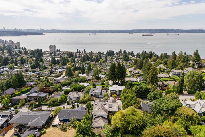 Photo 40 at 2545 Palmerston Avenue, Queens, West Vancouver