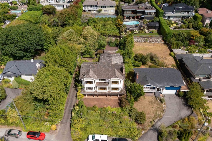 Photo 39 at 2545 Palmerston Avenue, Queens, West Vancouver