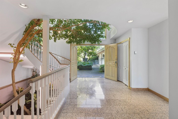 Photo 4 at 2545 Palmerston Avenue, Queens, West Vancouver