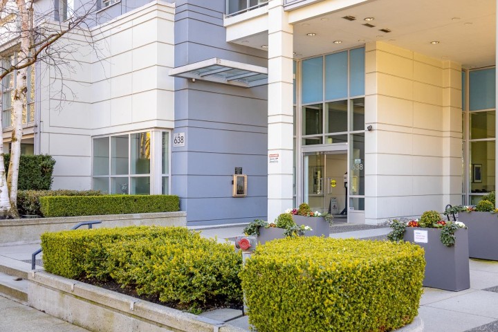 Photo 4 at 301 - 638 Beach Crescent, Yaletown, Vancouver West