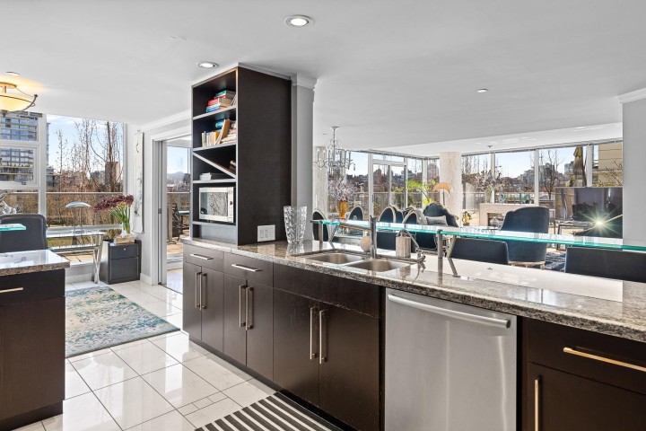 Photo 21 at 301 - 638 Beach Crescent, Yaletown, Vancouver West