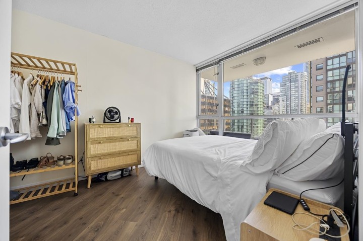 Photo 13 at 1601 - 1420 W Georgia Street, West End VW, Vancouver West