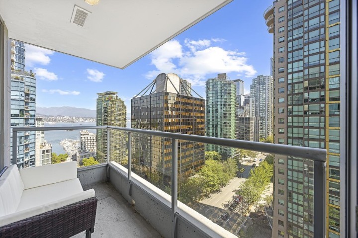 Photo 17 at 1601 - 1420 W Georgia Street, West End VW, Vancouver West