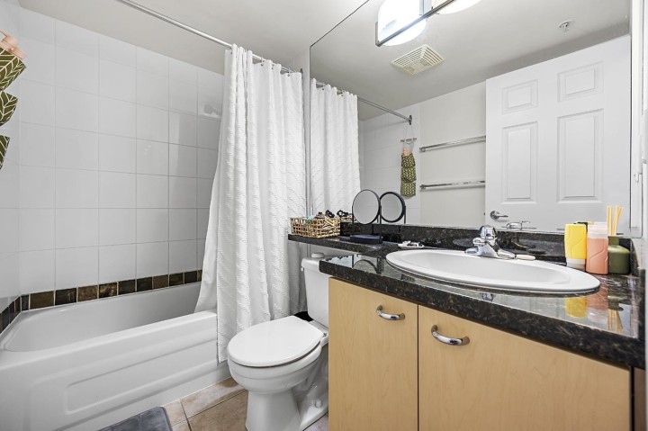 Photo 15 at 1601 - 1420 W Georgia Street, West End VW, Vancouver West