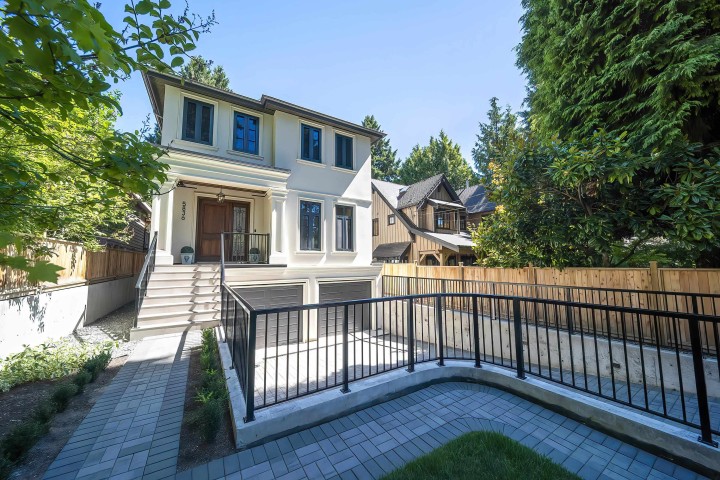 Photo 2 at 5836 Highbury Street, Southlands, Vancouver West