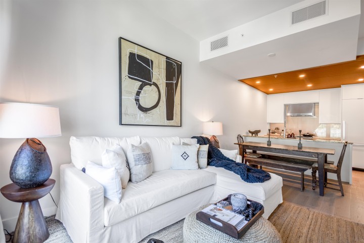 Photo 2 at 408 - 6687 Nelson Avenue, Horseshoe Bay WV, West Vancouver