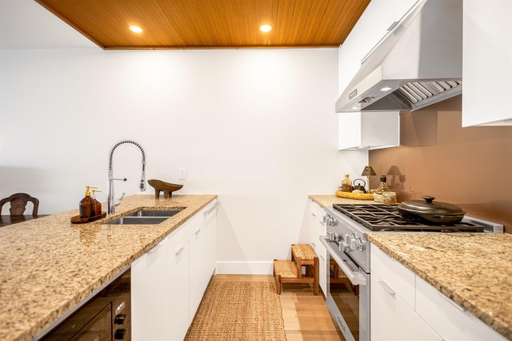 Photo 7 at 408 - 6687 Nelson Avenue, Horseshoe Bay WV, West Vancouver