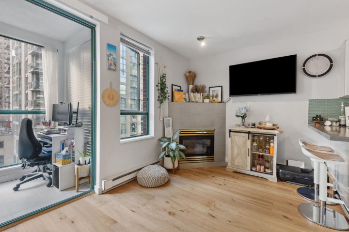 Photo 12 at 801 - 939 Homer Street, Yaletown, Vancouver West