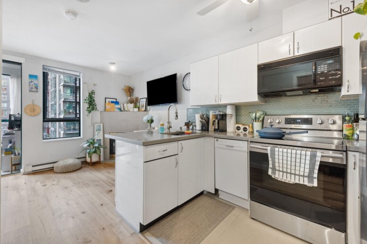 Photo 18 at 801 - 939 Homer Street, Yaletown, Vancouver West