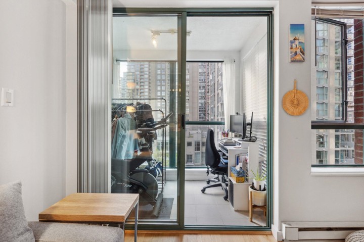 Photo 25 at 801 - 939 Homer Street, Yaletown, Vancouver West