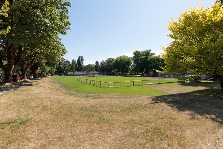 Photo 17 at 2529 W 41st Avenue, Kerrisdale, Vancouver West