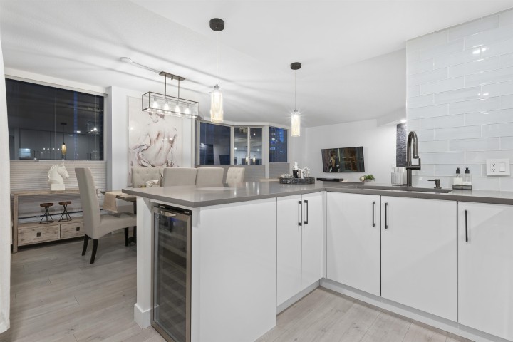 Photo 11 at 301 - 789 Jervis Street, West End VW, Vancouver West