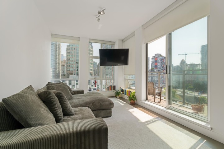 Photo 12 at 1202 - 1455 Howe, Yaletown, Vancouver West