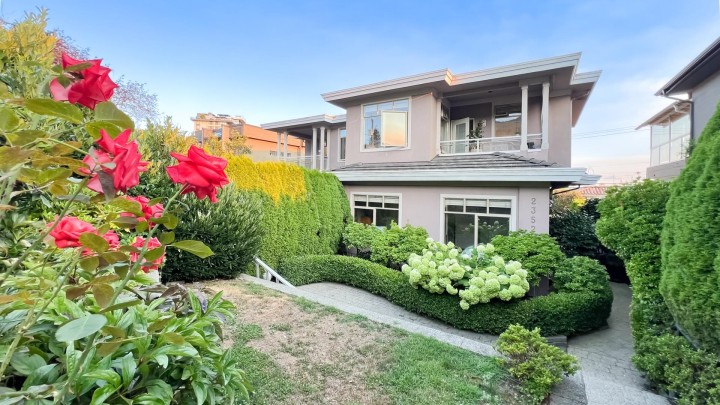 Photo 2 at 2352 Marine Drive, Dundarave, West Vancouver