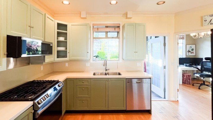 Photo 16 at 2352 Marine Drive, Dundarave, West Vancouver