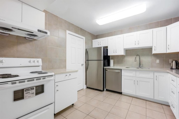 Photo 17 at 2120 28th Street, Queens, West Vancouver