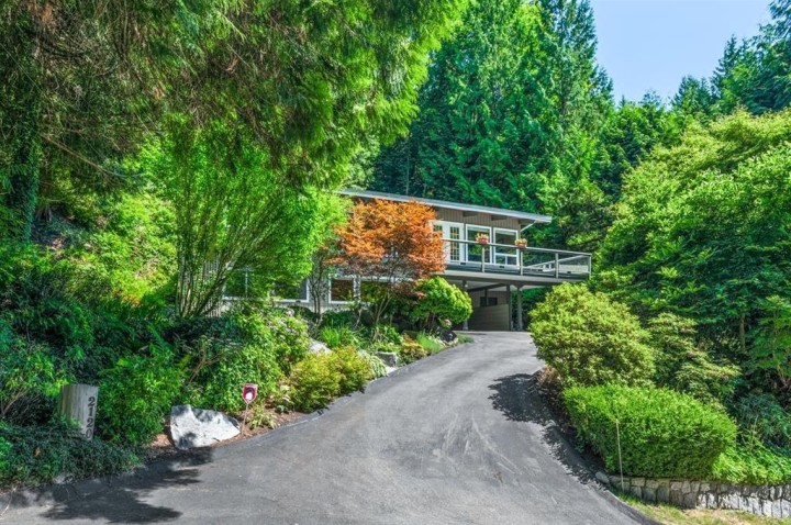 Photo 3 at 2120 28th Street, Queens, West Vancouver