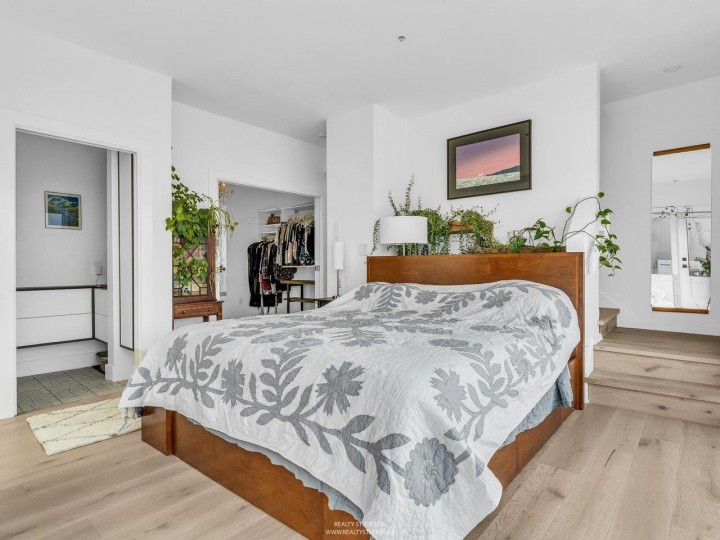 Photo 32 at 141 Alexander Street, Downtown VE, Vancouver East