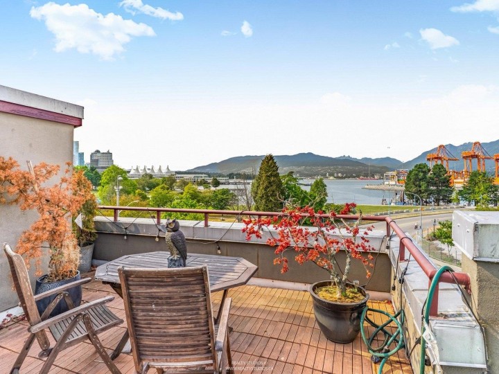 Photo 1 at 141 Alexander Street, Downtown VE, Vancouver East