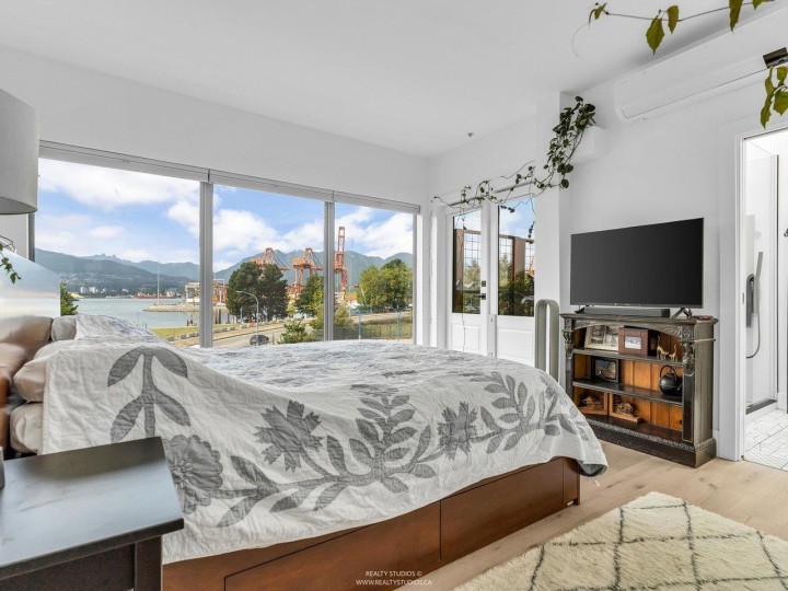 Photo 28 at 141 Alexander Street, Downtown VE, Vancouver East