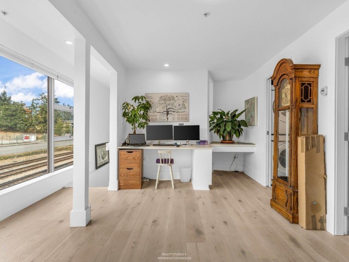 Photo 20 at 141 Alexander Street, Downtown VE, Vancouver East