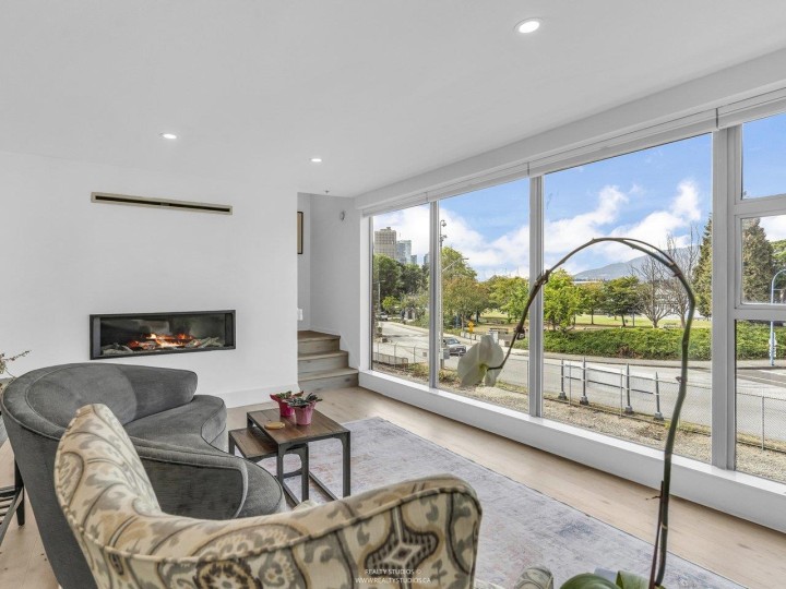 Photo 15 at 141 Alexander Street, Downtown VE, Vancouver East