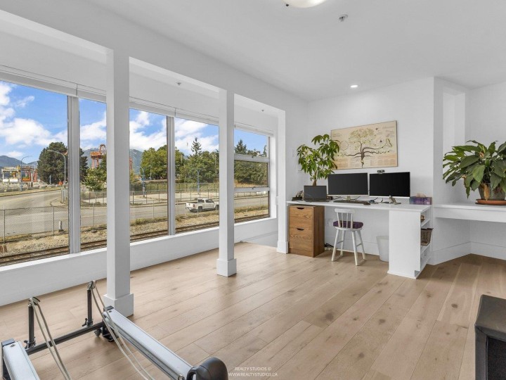 Photo 19 at 141 Alexander Street, Downtown VE, Vancouver East