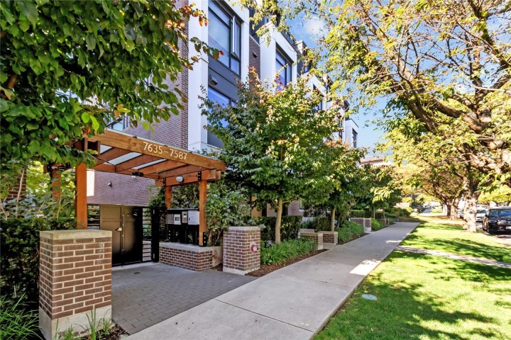 Photo 1 at 7597 Yukon Street, Marpole, Vancouver West