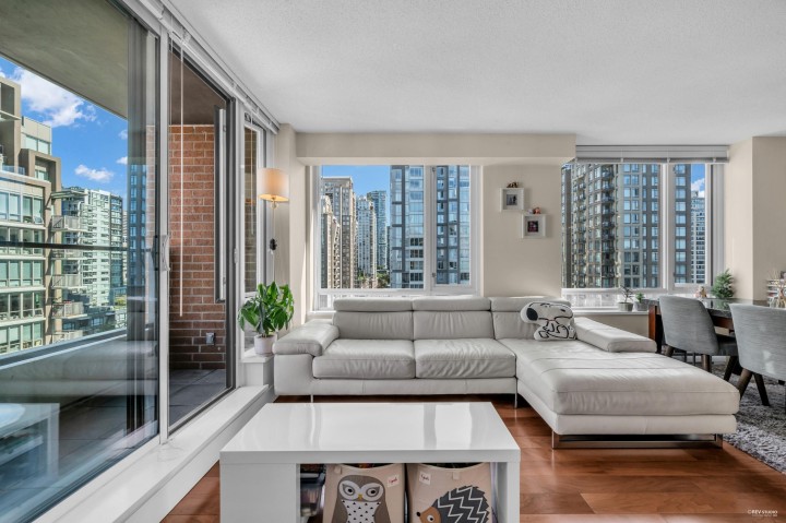 Photo 9 at 1506 - 1088 Richards Street, Yaletown, Vancouver West