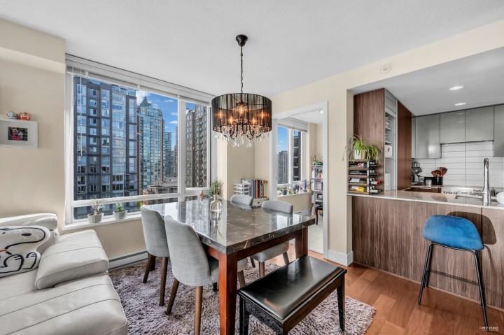 Photo 10 at 1506 - 1088 Richards Street, Yaletown, Vancouver West