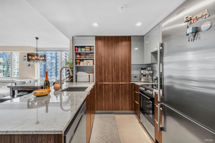 Photo 14 at 1506 - 1088 Richards Street, Yaletown, Vancouver West