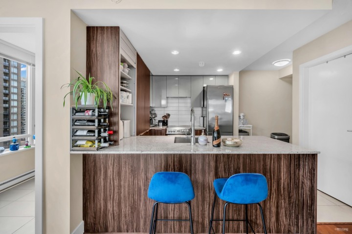 Photo 15 at 1506 - 1088 Richards Street, Yaletown, Vancouver West