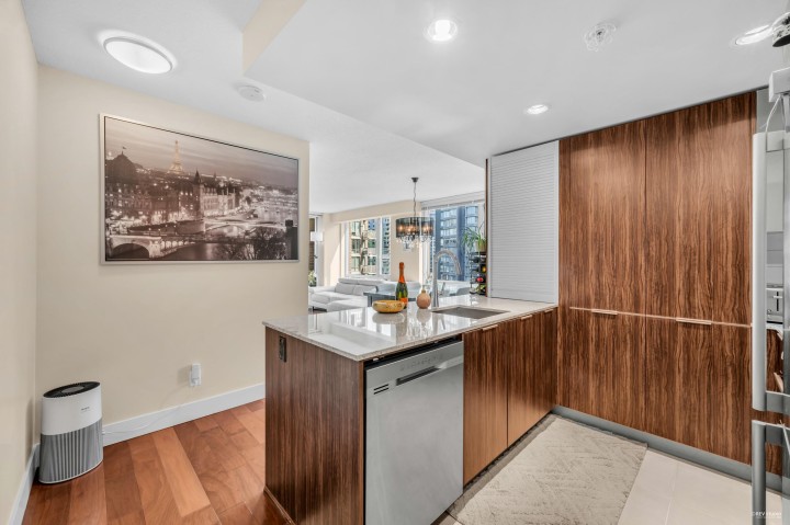 Photo 11 at 1506 - 1088 Richards Street, Yaletown, Vancouver West