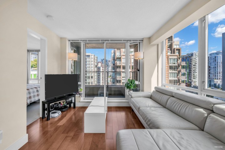 Photo 4 at 1506 - 1088 Richards Street, Yaletown, Vancouver West