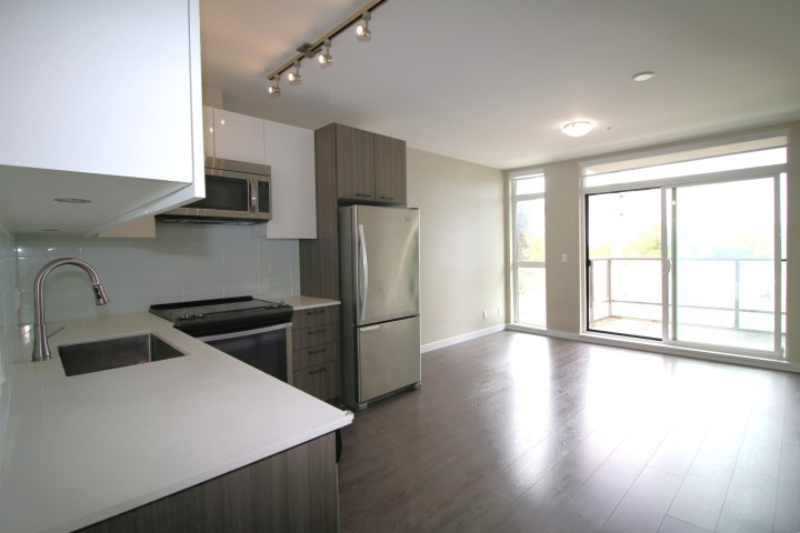 Photo 1 at 306 - 6555 Victoria Drive, Killarney VE, Vancouver East