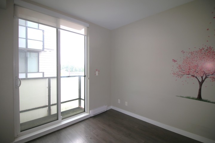 Photo 9 at 306 - 6555 Victoria Drive, Killarney VE, Vancouver East