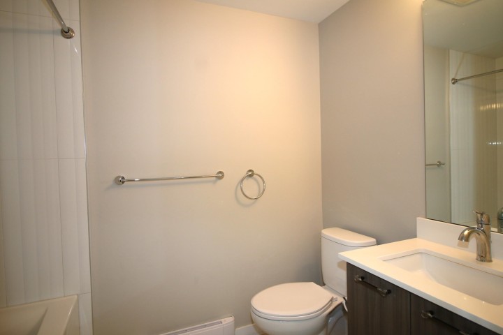 Photo 11 at 306 - 6555 Victoria Drive, Killarney VE, Vancouver East