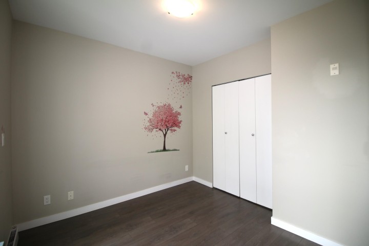 Photo 8 at 306 - 6555 Victoria Drive, Killarney VE, Vancouver East