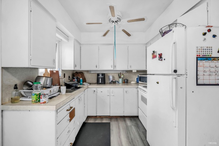 Photo 12 at 2975 E 41st Avenue, Collingwood VE, Vancouver East