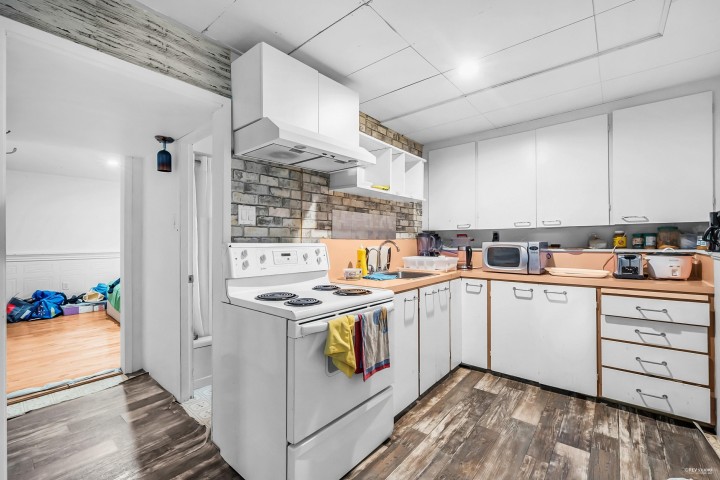 Photo 21 at 2975 E 41st Avenue, Collingwood VE, Vancouver East